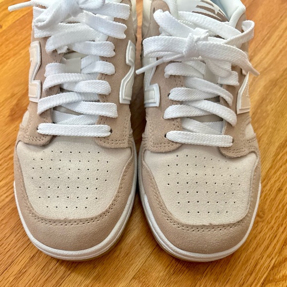 New Balance Tan and White Casual Sneakers - Picture 5 of 11